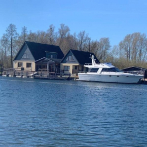 Ausflugsrestaurant & Pension Aalbude & Hausfloßvermietung 15 PS am Kummerower See-Verchen